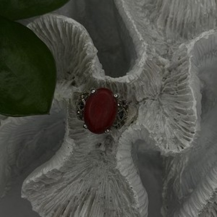 Vintage 925 Sterling Silver Red Jade & Marcasite Ring Size 6.5
