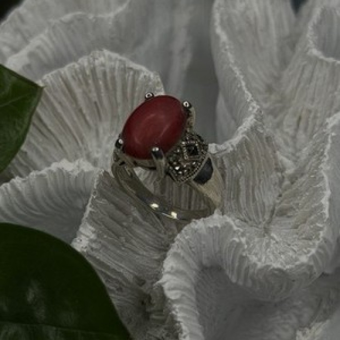 Vintage 925 Sterling Silver Red Jade & Marcasite Ring Size 6.5