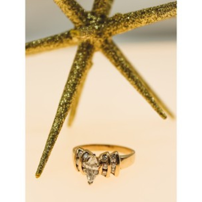14K Yellow Gold Diamonds Ring Size 10.5