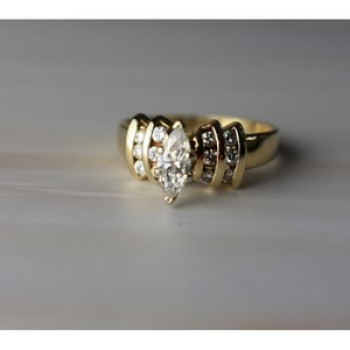 14K Yellow Gold Diamonds Ring Size 10.5