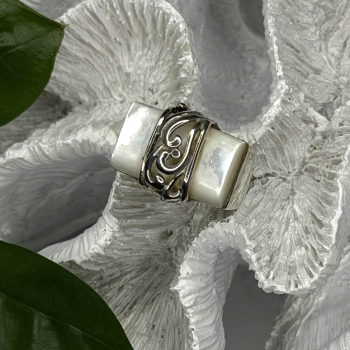 925 Sterling Silver White Abalone Mother of Pearl Ring Size 7