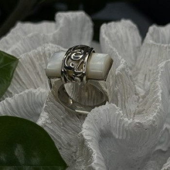 925 Sterling Silver White Abalone Mother of Pearl Ring Size 7