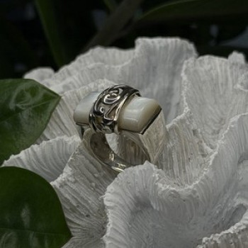 925 Sterling Silver White Abalone Mother of Pearl Ring Size 7