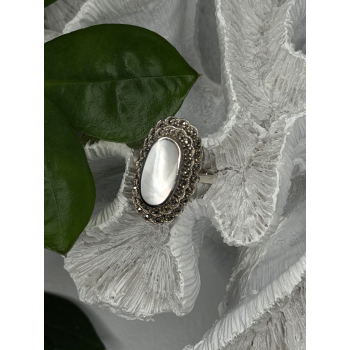 Elegant Vintage 925 Sterling Silver White Abalone & Marcasite Ring Size 9