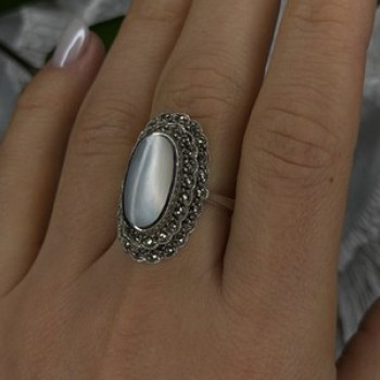 Elegant Vintage 925 Sterling Silver White Abalone & Marcasite Ring Size 9