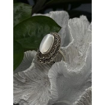 Elegant Vintage 925 Sterling Silver White Abalone & Marcasite Ring Size 9