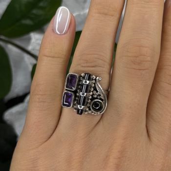 Unique Design Vintage 925 Sterling Silver Amethyst & Onyx & Peridot Ring Size 7