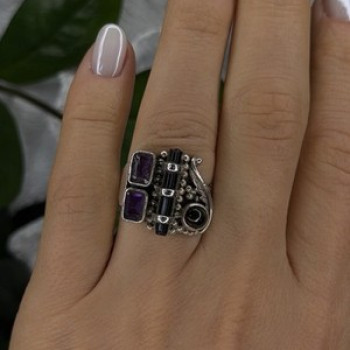 Unique Design Vintage 925 Sterling Silver Amethyst & Onyx & Peridot Ring Size 7