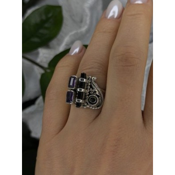 Unique Design Vintage 925 Sterling Silver Amethyst & Onyx & Peridot Ring Size 7