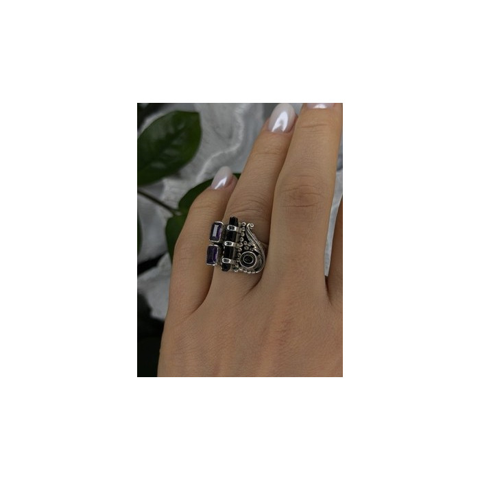 Unique Design Vintage 925 Sterling Silver Amethyst & Onyx & Peridot Ring Size 7