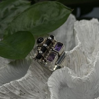 Unique Design Vintage 925 Sterling Silver Amethyst & Onyx & Peridot Ring Size 7