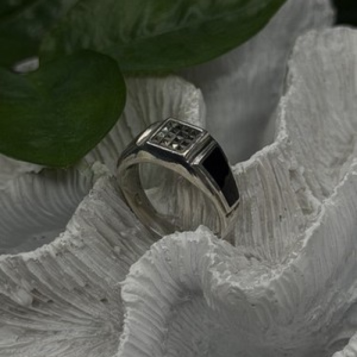 Vintage 925 Sterling Silver Black Onyx & Marcasite Ring Size 8.5