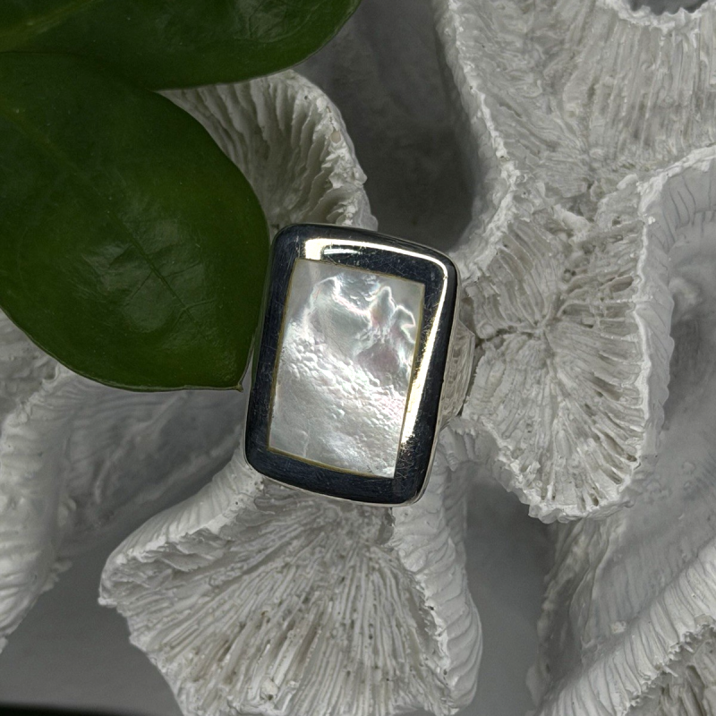 Elegant 925 Sterling Silver White Abalone Mother of Pearl Ring Size 7