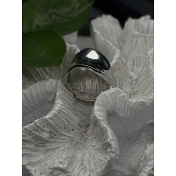 Unique Elegant Design 925 Sterling Silver Ring Size 7