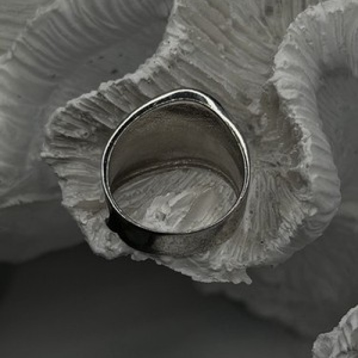 Unique Elegant Design 925 Sterling Silver Ring Size 7