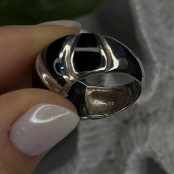 Elegant 925 Sterling Silver Black Onyx Ring Size 8.5