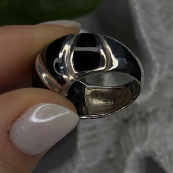 Elegant 925 Sterling Silver Black Onyx Ring Size 8.5