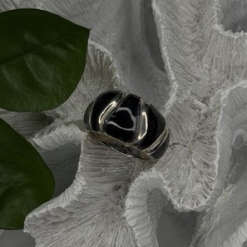 Elegant 925 Sterling Silver Black Onyx Ring Size 8.5