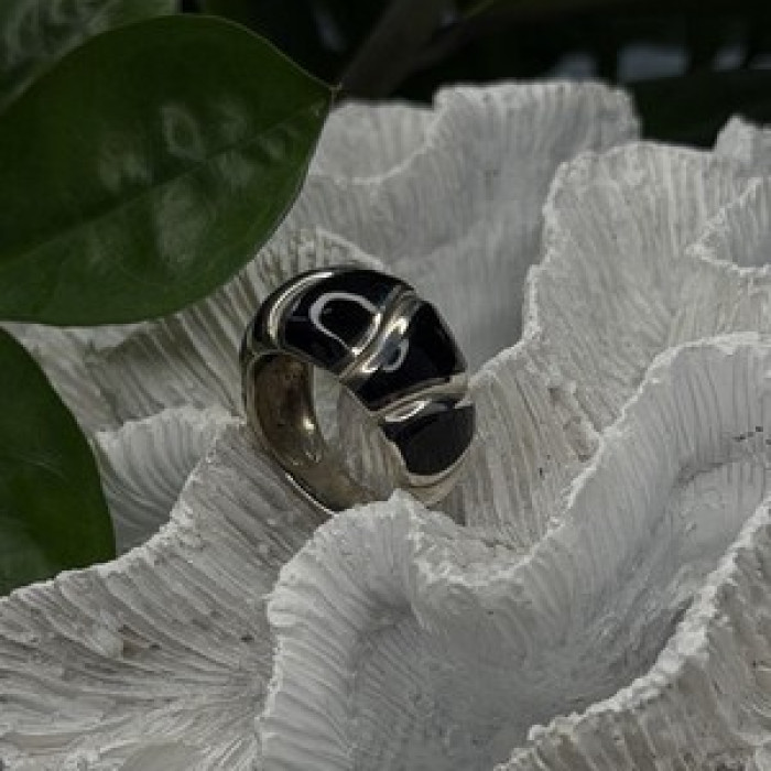 Elegant 925 Sterling Silver Black Onyx Ring Size 8.5