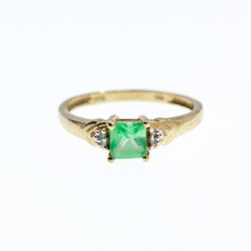 10K Yellow Gold Tsavorite & Diamonds Ring Size 6.25