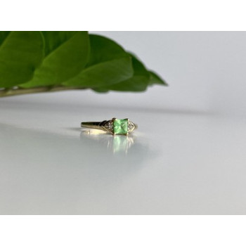 10K YELLOW GOLD TSAVORITE & DIAMONDS RING SIZE 6.25
