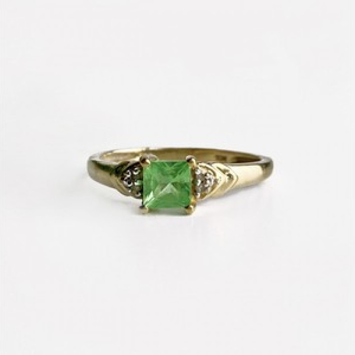 10K Yellow Gold Tsavorite & Diamonds Ring Size 6.25