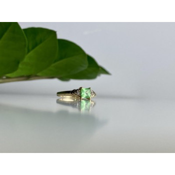 10K YELLOW GOLD TSAVORITE & DIAMONDS RING SIZE 6.25