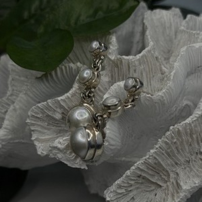 Beautiful Dangle 925 Sterling Silver White Pearls Earrings