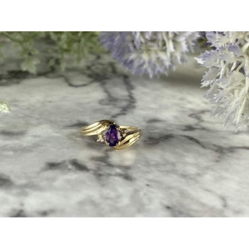 10K YELLOW GOLD AMETHYST & DIAMONDS RING SIZE 5.5