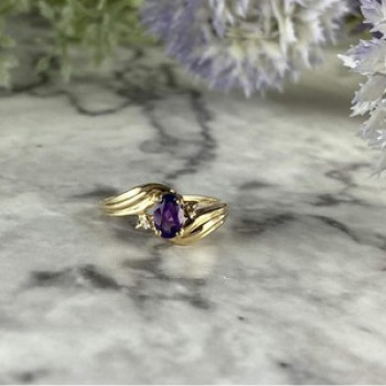 10K Yellow Gold Amethyst & Diamonds Ring Size 5.5