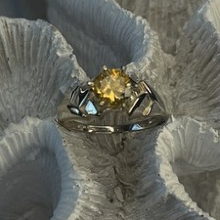 Elegant 925 Sterling Silver Yellow Citrine Ring Size 8