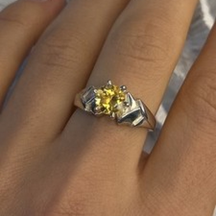 Elegant 925 Sterling Silver Yellow Citrine Ring Size 8