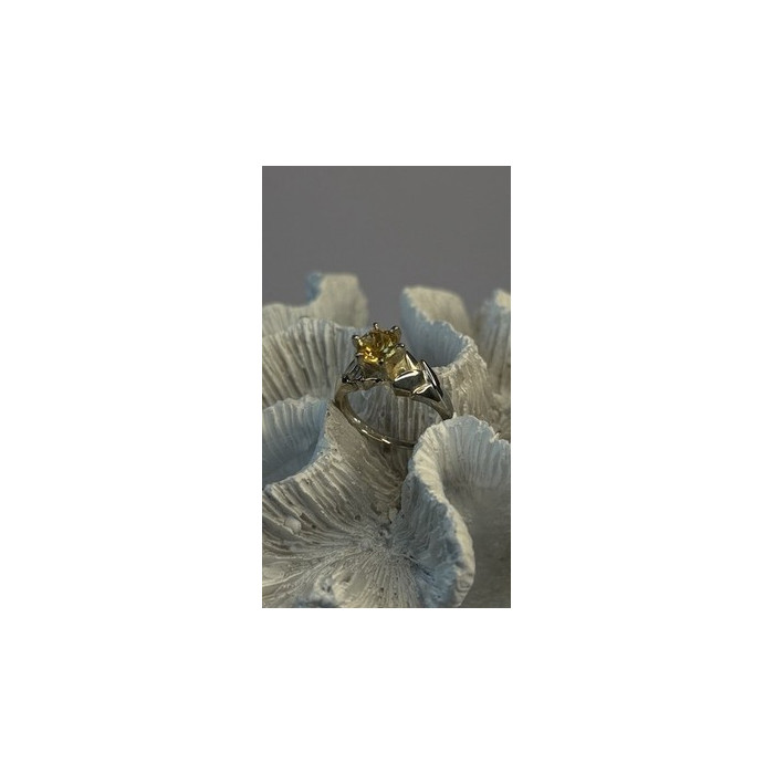Elegant 925 Sterling Silver Yellow Citrine Ring Size 8