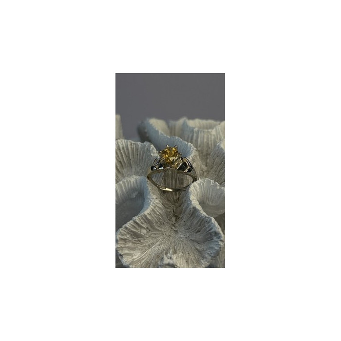 Elegant 925 Sterling Silver Yellow Citrine Ring Size 8