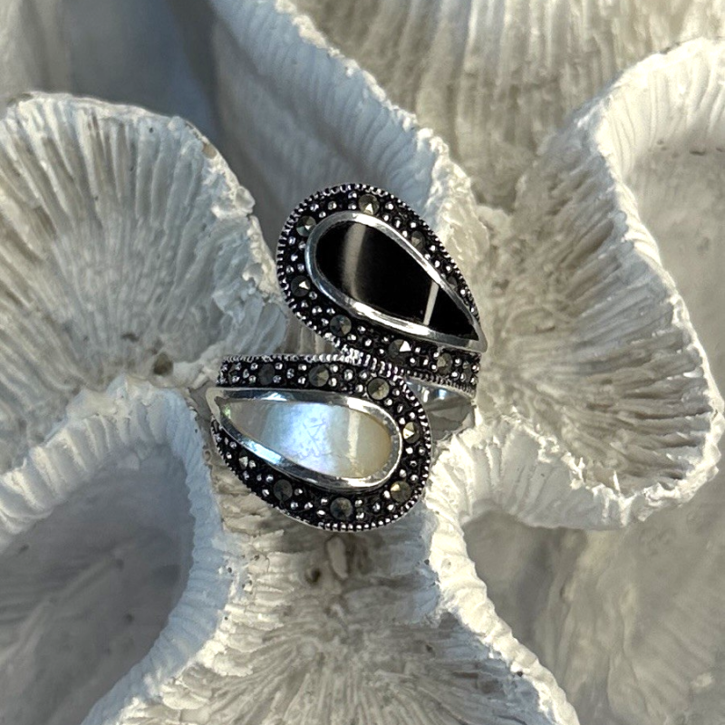 925 Sterling Silver White Mother of Pearl Black Onyx Marcasite Ring Size 8