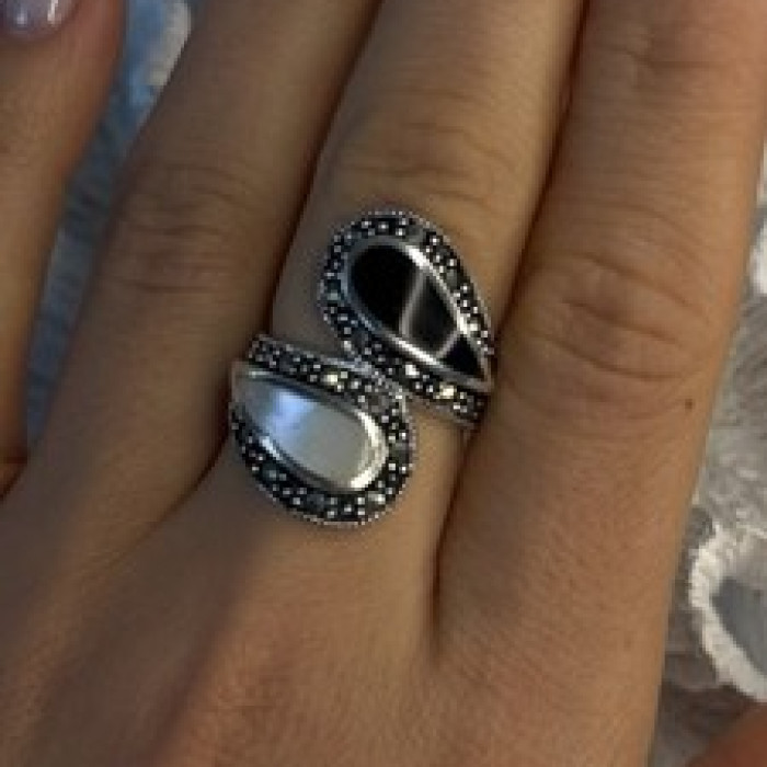 925 Sterling Silver White Mother of Pearl Black Onyx Marcasite Ring Size 8