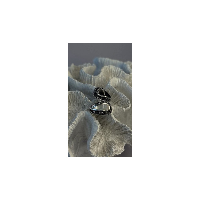 925 Sterling Silver White Mother of Pearl Black Onyx Marcasite Ring Size 8