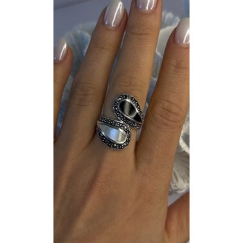 925 Sterling Silver White Mother of Pearl Black Onyx Marcasite Ring Size 8