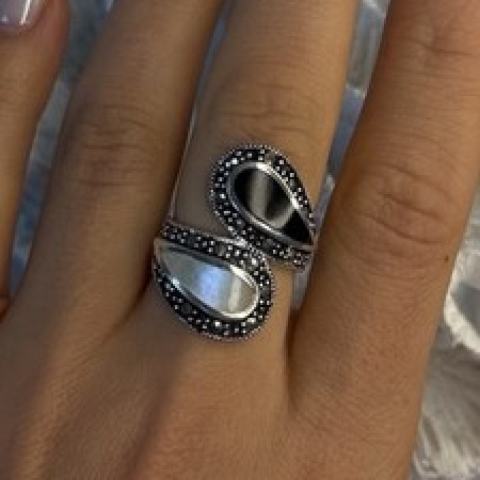 925 Sterling Silver White Mother of Pearl Black Onyx Marcasite Ring Size 8