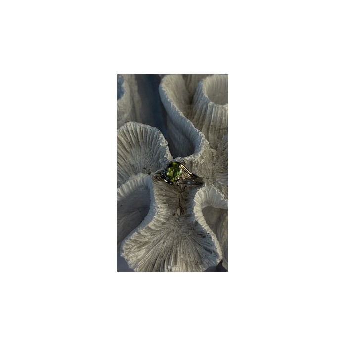 925 Sterling Silver & 10K yellow Gold Part Peridot & Diamonds Ring Size 7