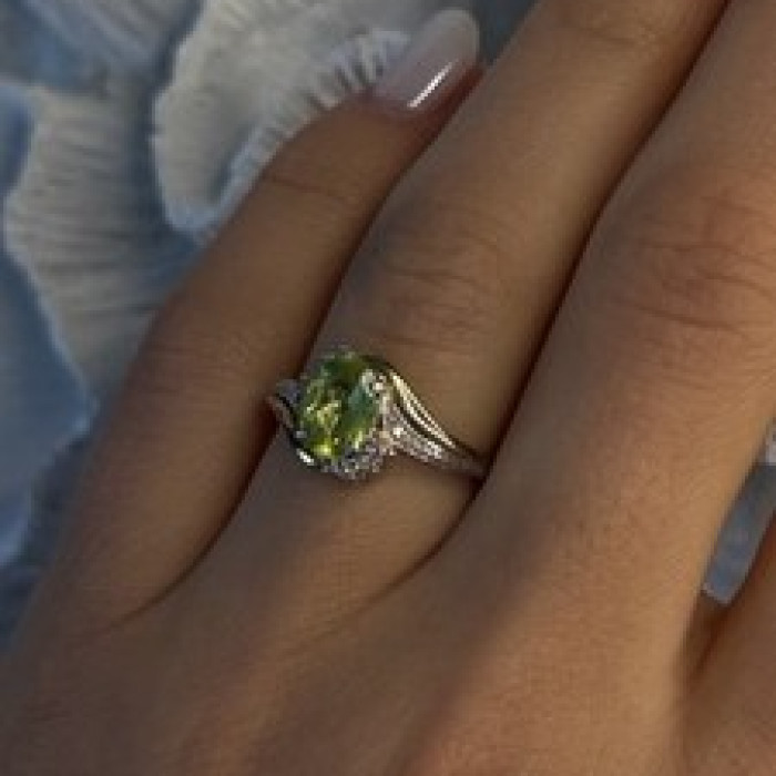 925 Sterling Silver & 10K yellow Gold Part Peridot & Diamonds Ring Size 7
