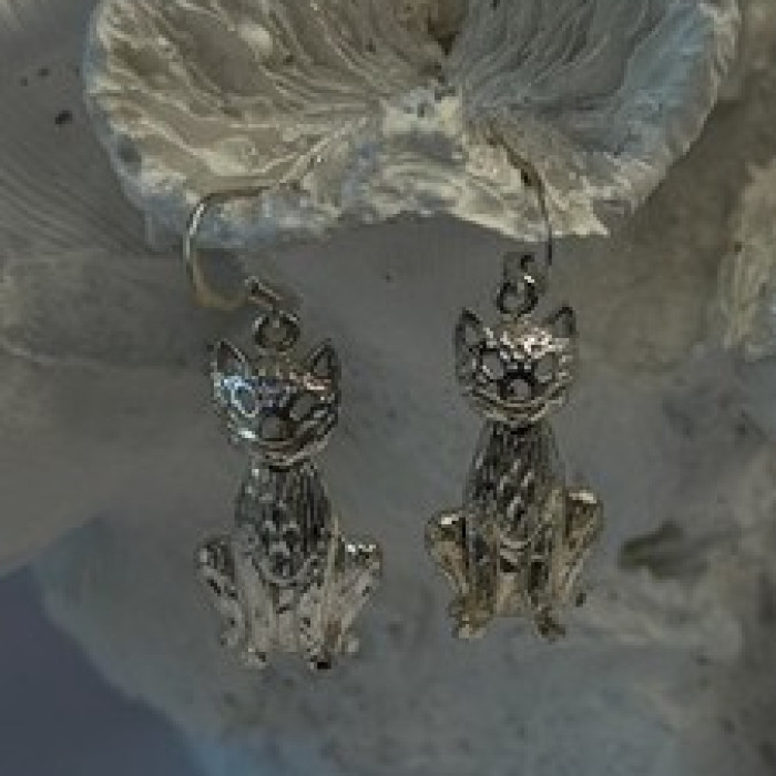 Dangle 925 Sterling Silver Cat Earrings Head allows for movement