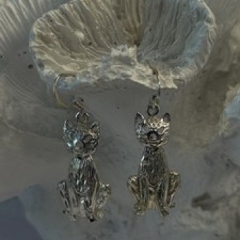 Dangle 925 Sterling Silver Cat Earrings Head allows for movement
