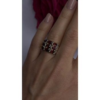 925 Sterling Silver Red Shiny Garnet Ring Size 6