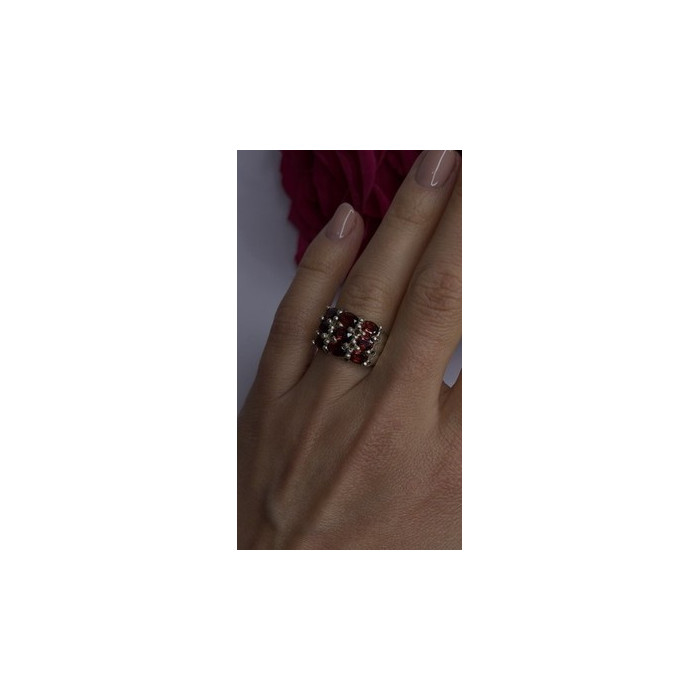 925 Sterling Silver Red Shiny Garnet Ring Size 6