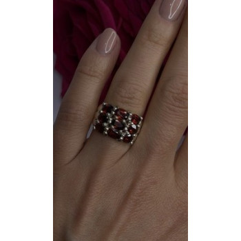 925 Sterling Silver Red Shiny Garnet Ring Size 6