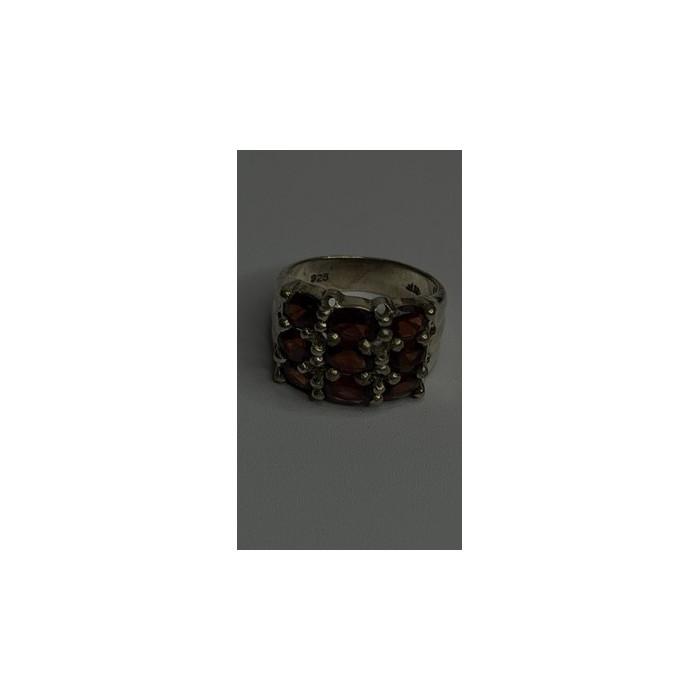 925 Sterling Silver Red Shiny Garnet Ring Size 6