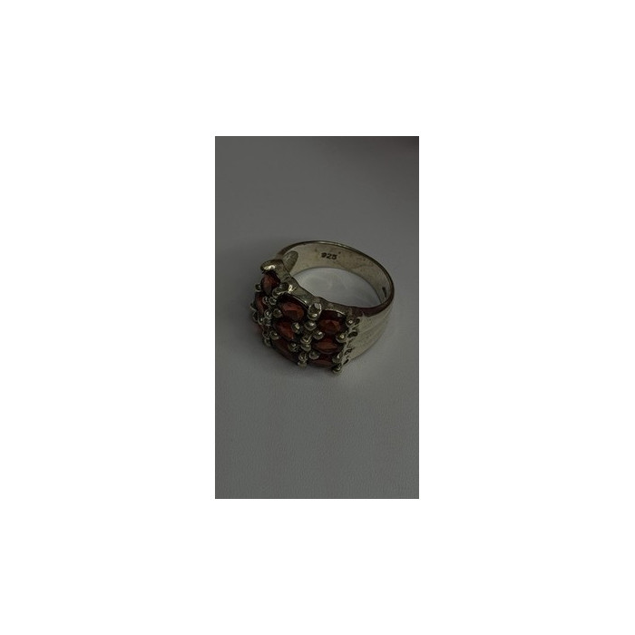 925 Sterling Silver Red Shiny Garnet Ring Size 6