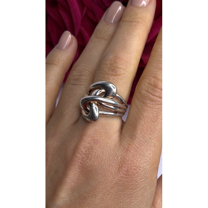 Unique Design 925 Sterling Silver Ring Size 7