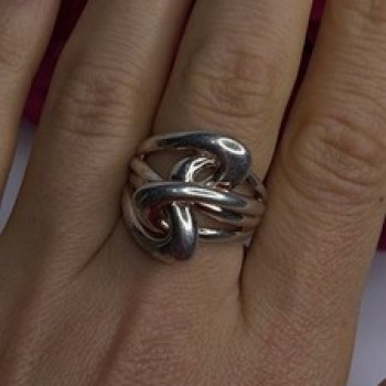 Unique Design 925 Sterling Silver Ring Size 7